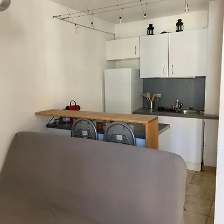T1 Privee Bien Situe,piscine,tennis,parking Apartment
