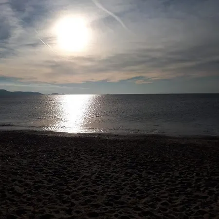 T1 Privee Bien Situe,piscine,tennis,parking Apartment Hyeres