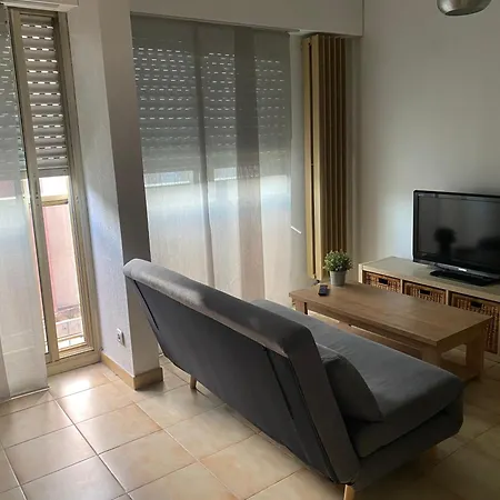 T1 Privee Bien Situe,piscine,tennis,parking