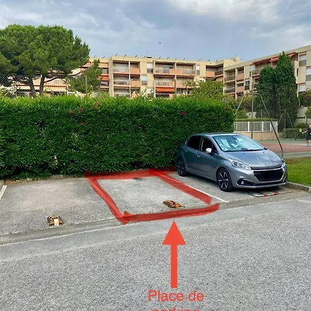 T1 Privee Bien Situe,piscine,tennis,parking Апартаменты